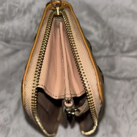 Jimmy Choo Star Studded Patent Leather Zip Wallet caramel/cognac - Picture 7 of 14